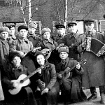 Фартышев Трифон Васильевич(стоит 5-й слева)МАУК МТК ЗСМД.jpg